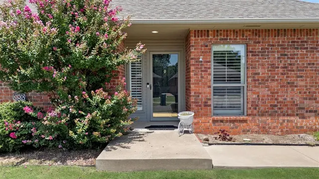 Photo 5 — 9221 Roadrunner Avenue, Oklahoma City, OK 73139