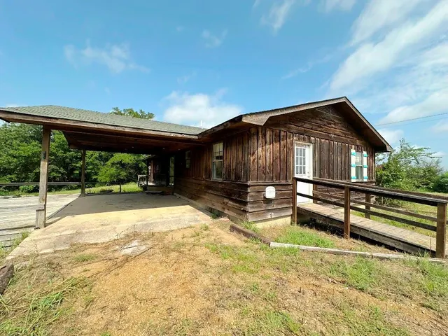 Photo 3 — 17899 US Highway 70, Lone grove, OK 73443