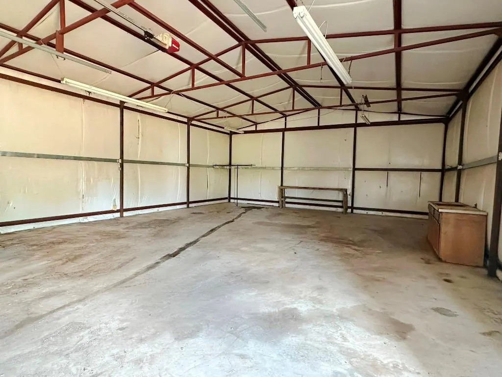 Photo 21 — 17899 US Highway 70, Lone grove, OK 73443