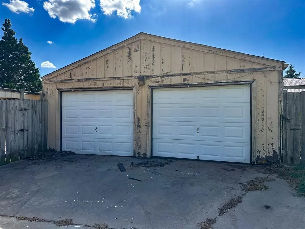 Photo 18 — Address unavailable, Anadarko, OK 73005