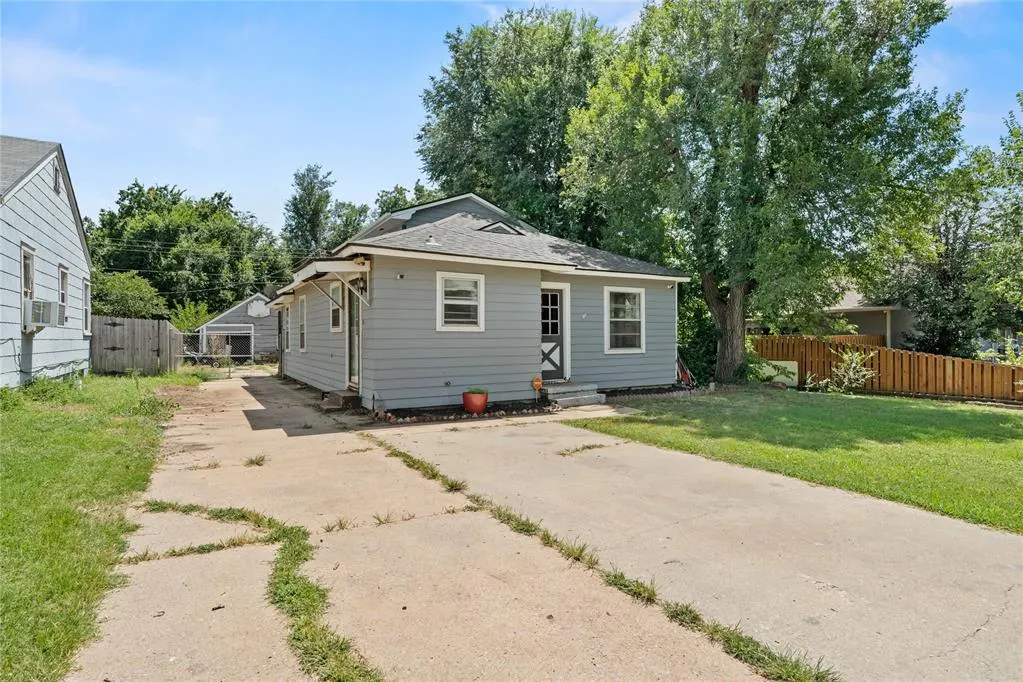 Photo 2 — 1117 W London Street, El Reno, OK 73036