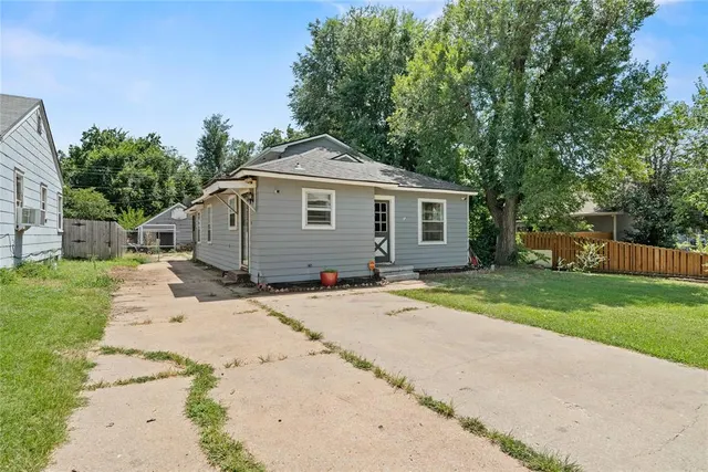 Photo 2 — 1117 W London Street, El Reno, OK 73036