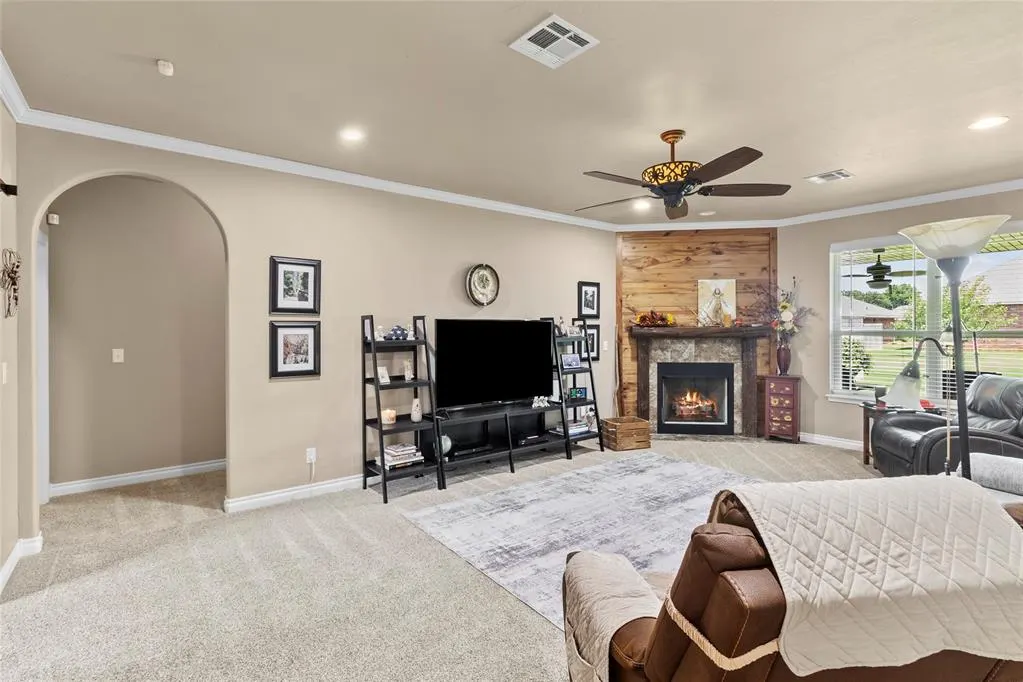 Photo 8 — 707 E Kennedy Street, Lexington, OK 73051