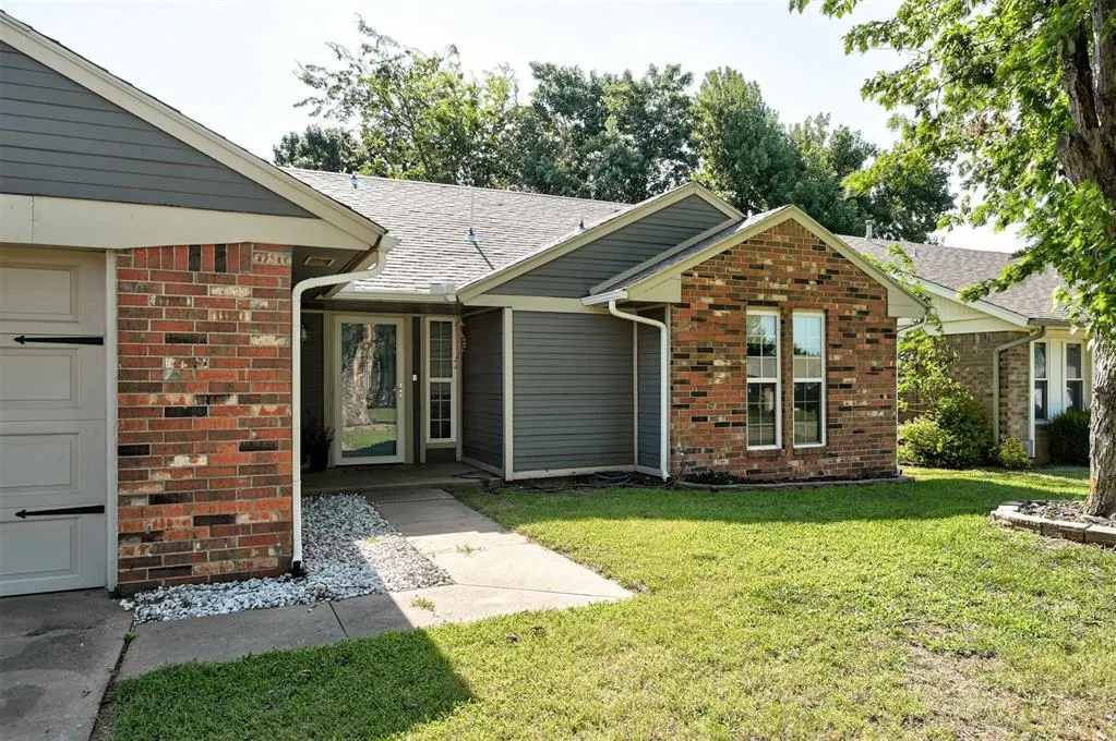 Photo 3 — 728 Teal Place, Edmond, OK 73003