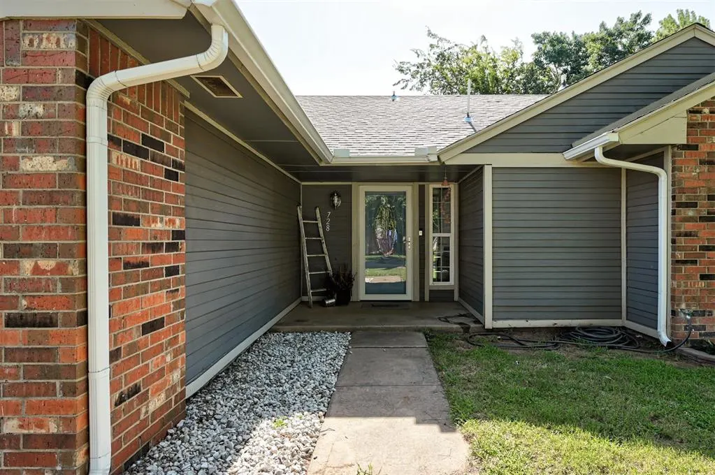 Photo 4 — 728 Teal Place, Edmond, OK 73003