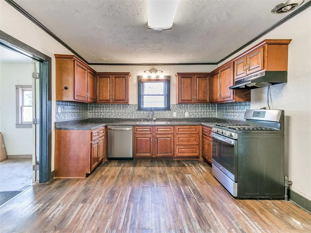 Photo 9 — 410 S 8th Street, Kingfisher, OK 73750