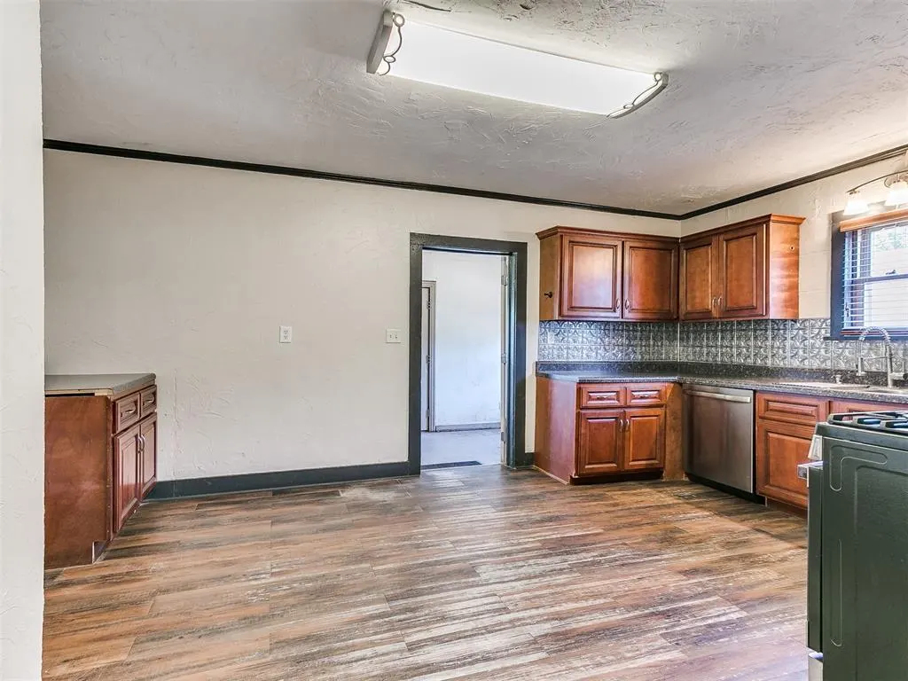 Photo 10 — 410 S 8th Street, Kingfisher, OK 73750