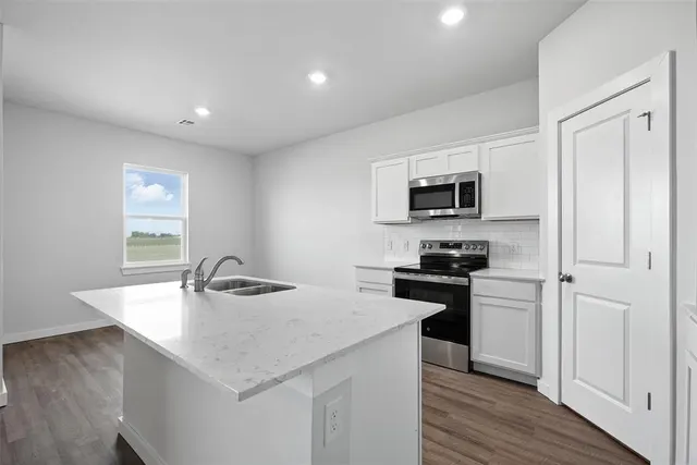 Photo 8 — 1012 Prairie Drive, Tuttle, OK 73089