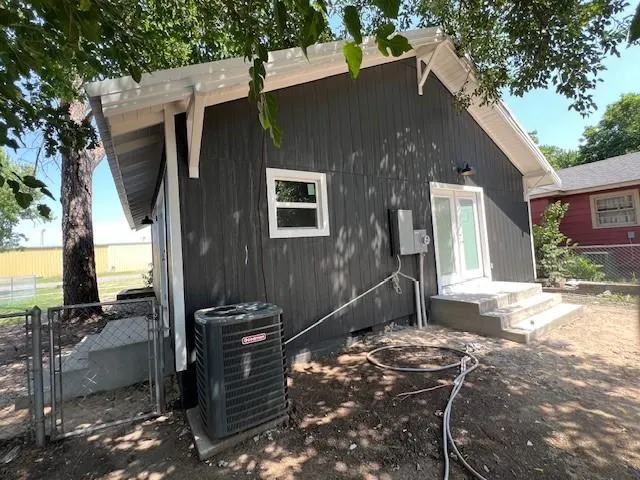Photo 9 — 315 N Main Street, Hobart, OK 73651