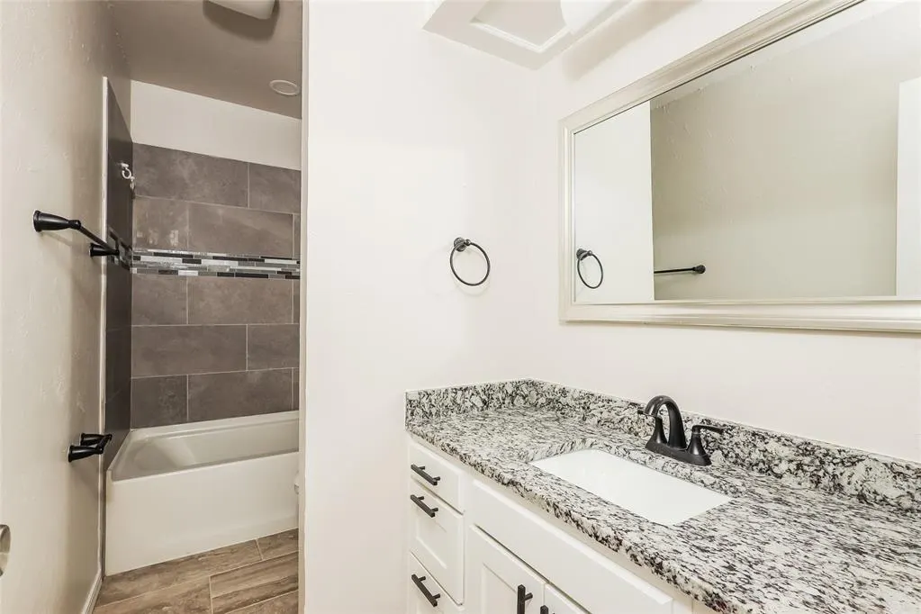 Photo 13 — 8829 Parkridge Drive, Oklahoma City, OK 73132