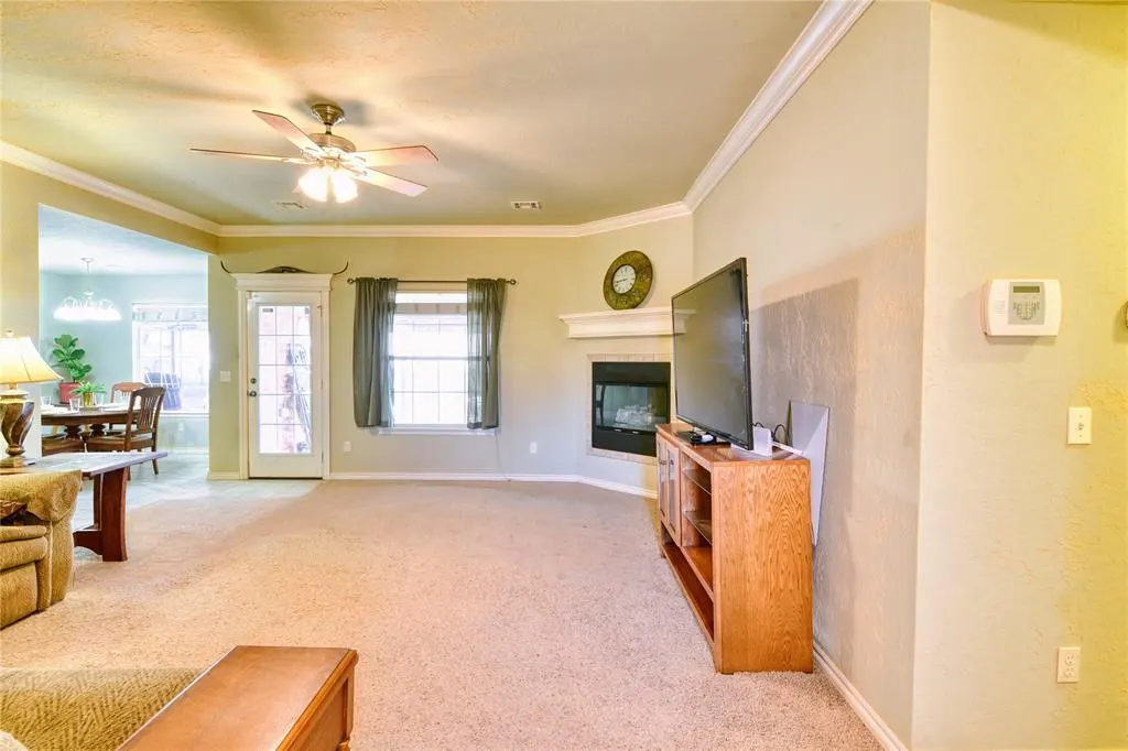 Photo 2 — 135 Carter Road, Elk City, OK 73644