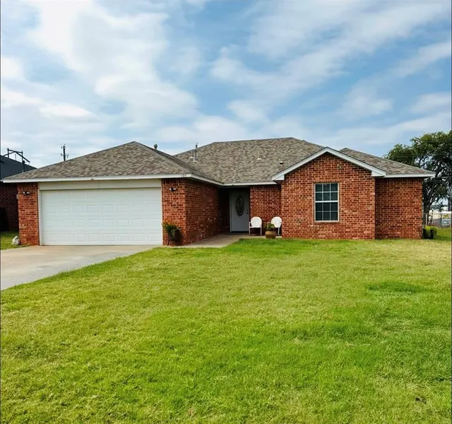 Front exterior — 135 Carter Road, Elk City, OK 73644