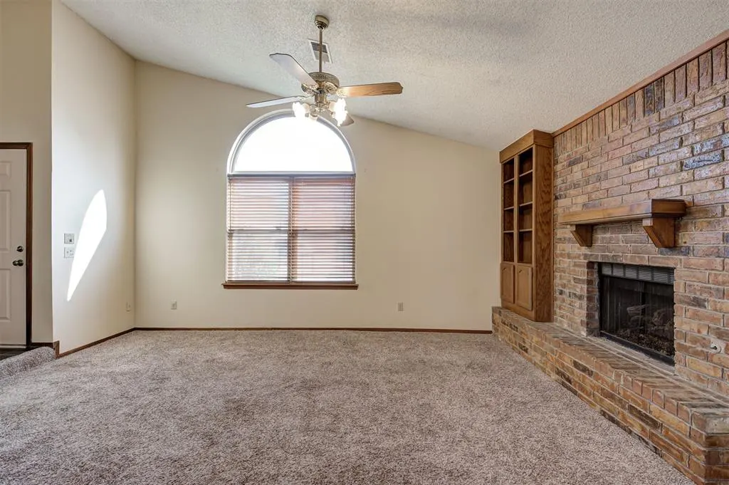 Photo 9 — 11417 Wallace Avenue, Oklahoma City, OK 73162