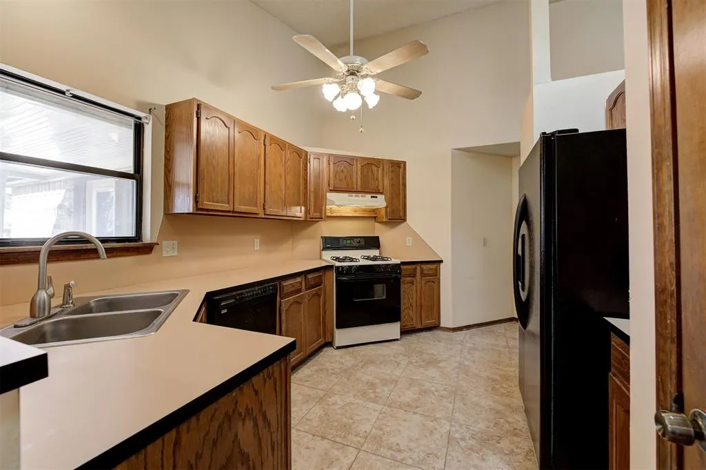 Photo 16 — 11417 Wallace Avenue, Oklahoma City, OK 73162