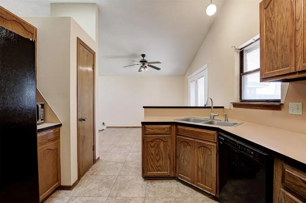 Photo 19 — 11417 Wallace Avenue, Oklahoma City, OK 73162