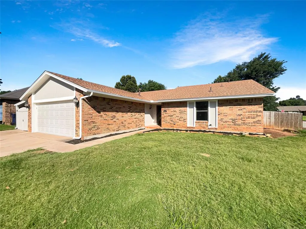 Front exterior — 8113 Wilshire Ridge Drive, Oklahoma City, OK 73132