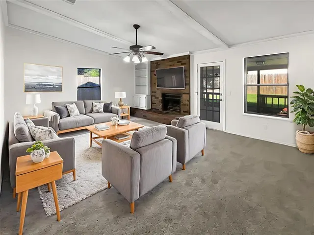 Photo 2 — 8113 Wilshire Ridge Drive, Oklahoma City, OK 73132
