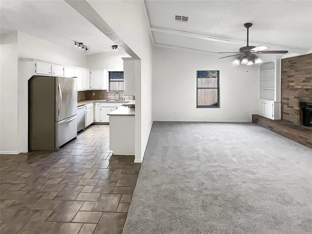 Photo 17 — 8113 Wilshire Ridge Drive, Oklahoma City, OK 73132