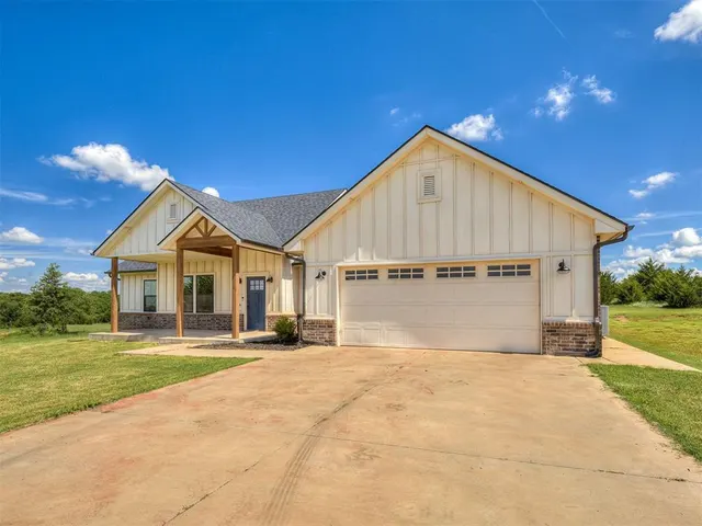 Front exterior — 2374 County Road 1336, Blanchard, OK 73010