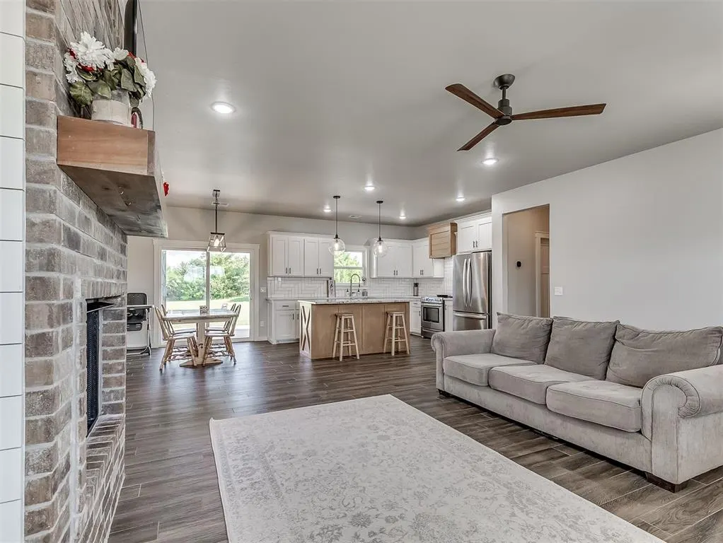 Photo 7 — 2374 County Road 1336, Blanchard, OK 73010