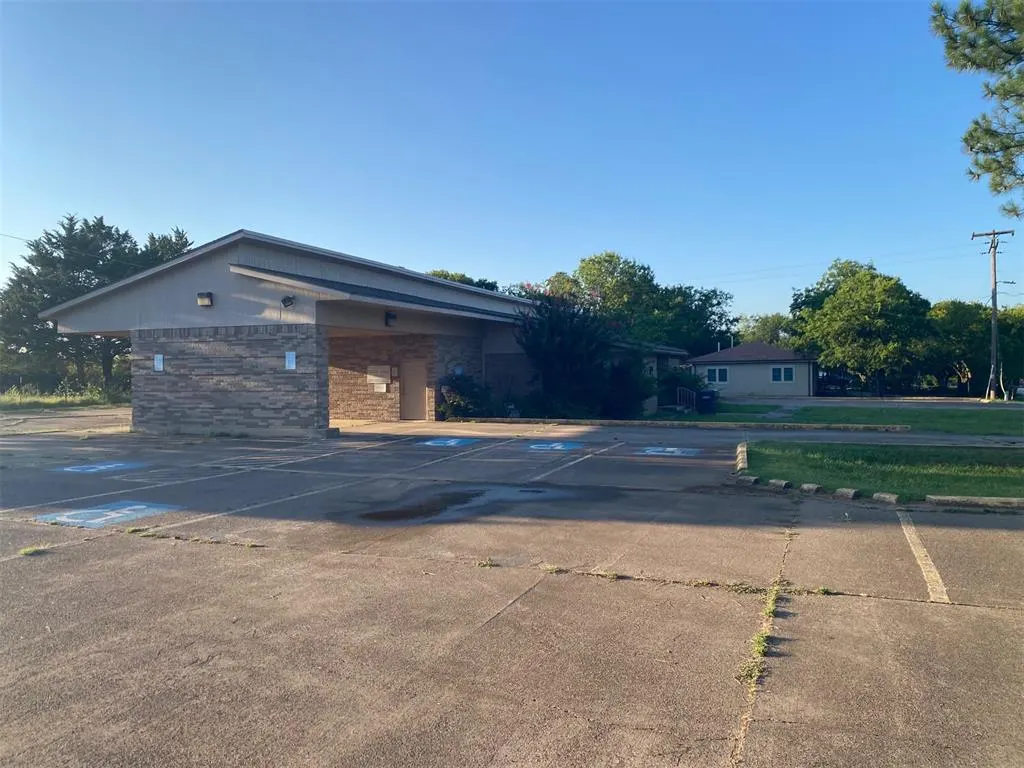 Front exterior — 1471 SE C Road, Ardmore, OK 73401