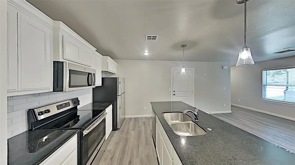 Photo 6 — 11216 Burnham Avenue, Oklahoma City, OK 73114