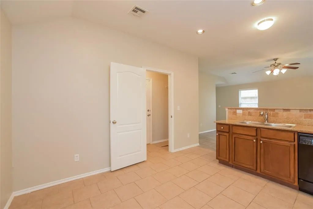Photo 6 — 8105 Frye Lane, Oklahoma City, OK 73135