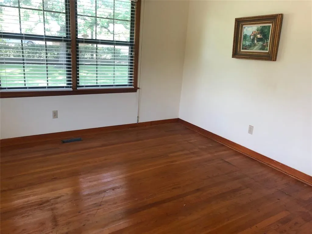 Photo 2 — 710 W 17th Street, Sulphur, OK 73086