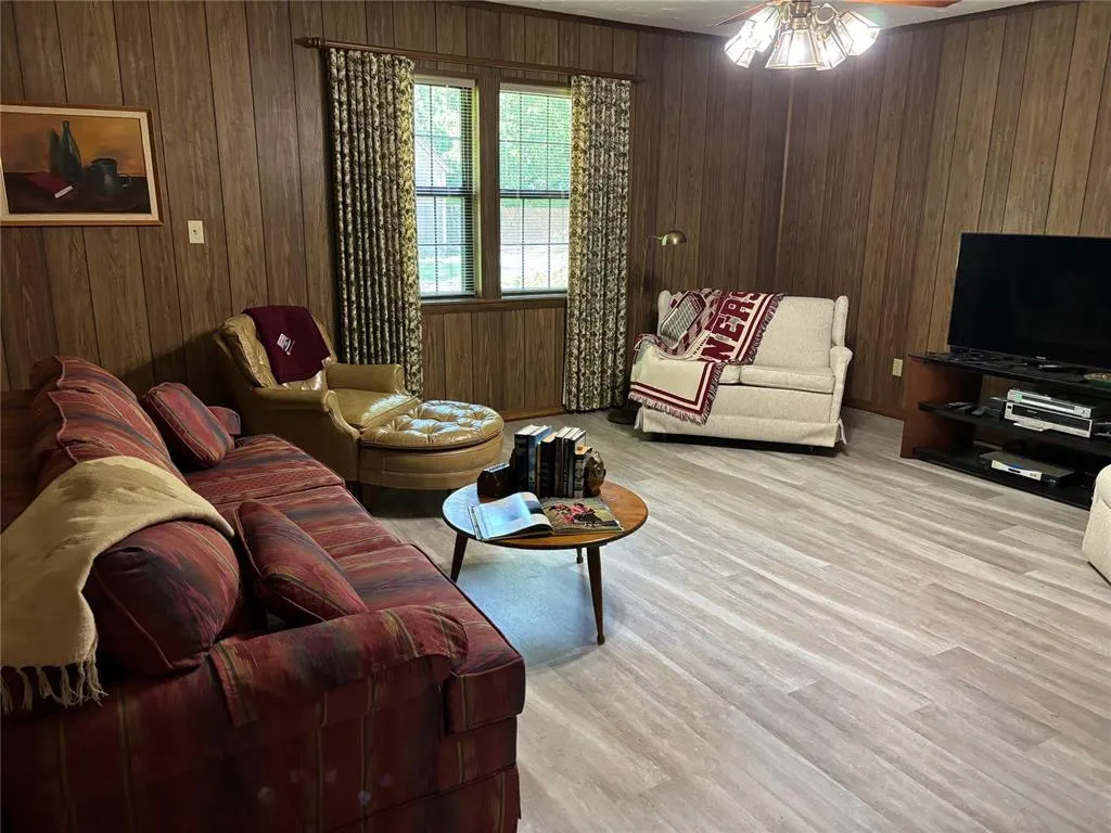 Photo 8 — 710 W 17th Street, Sulphur, OK 73086