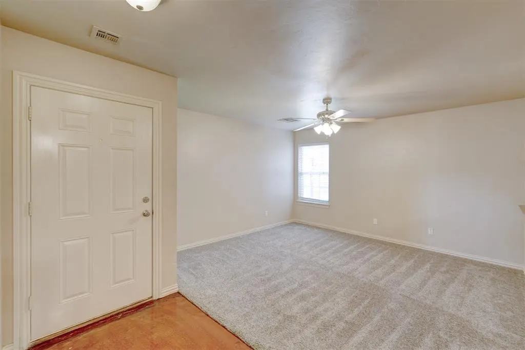 Photo 2 — 405 Sterling Pointe Way, Edmond, OK 73003