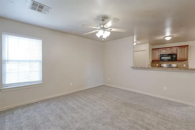 Photo 3 — 405 Sterling Pointe Way, Edmond, OK 73003