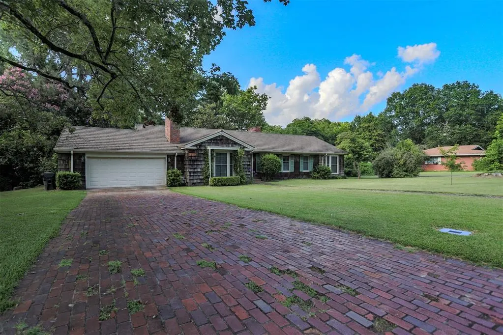 Photo 3 — 705 SE Jefferson Street, Idabel, OK 74745