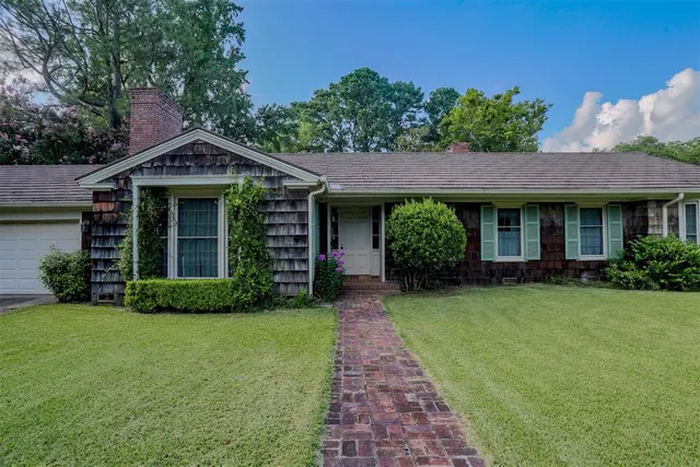 Photo 5 — 705 SE Jefferson Street, Idabel, OK 74745