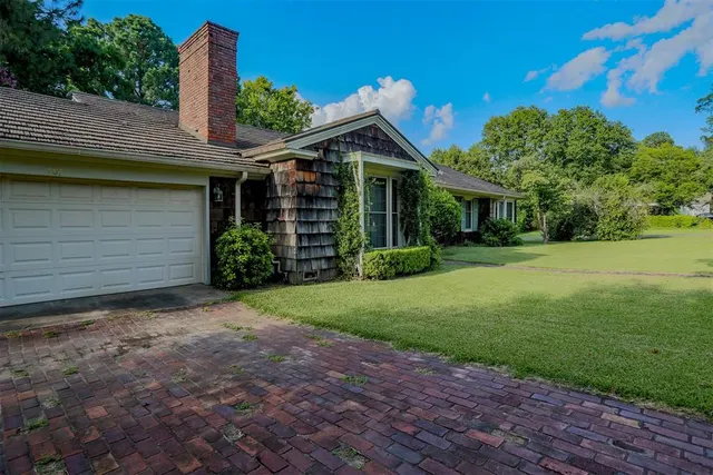 Photo 6 — 705 SE Jefferson Street, Idabel, OK 74745