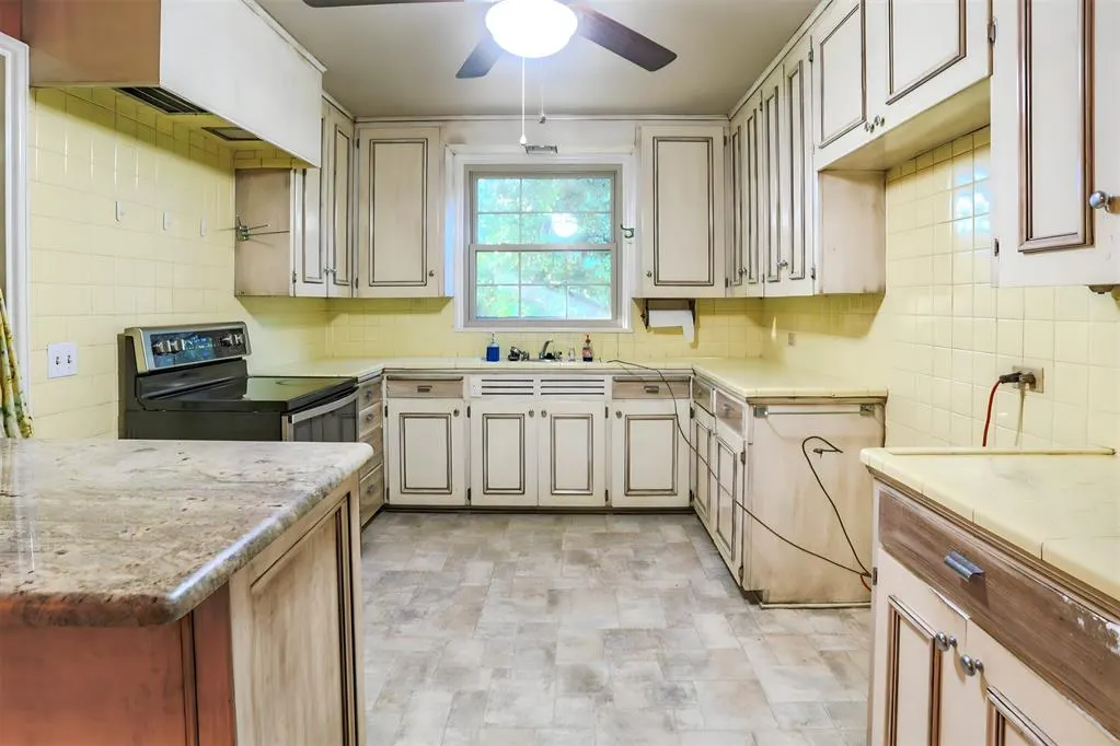 Photo 10 — 705 SE Jefferson Street, Idabel, OK 74745