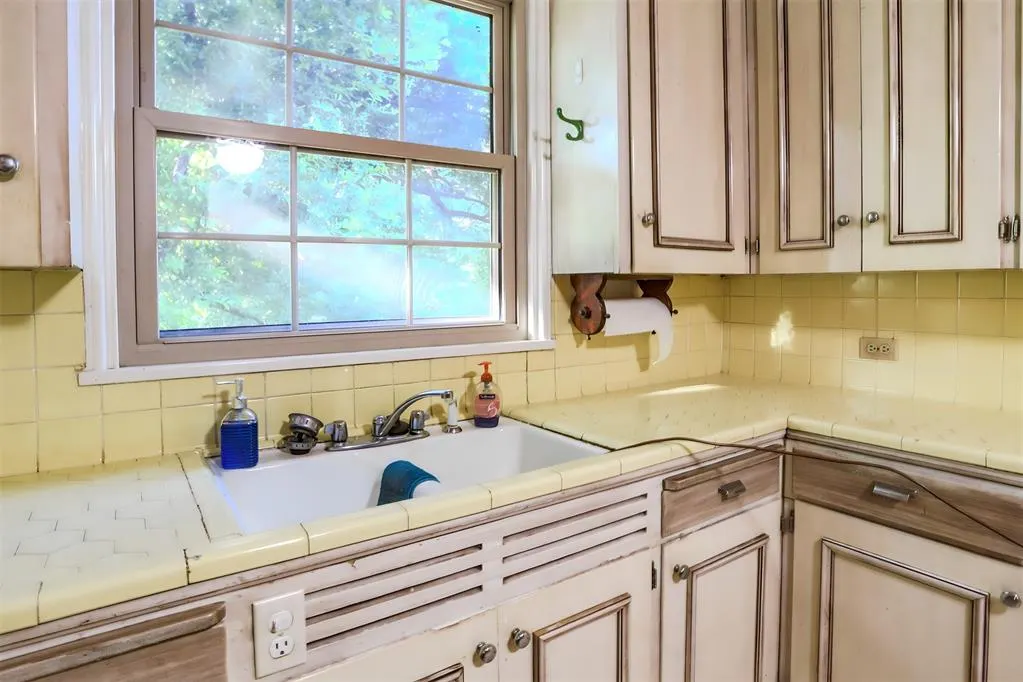 Photo 11 — 705 SE Jefferson Street, Idabel, OK 74745
