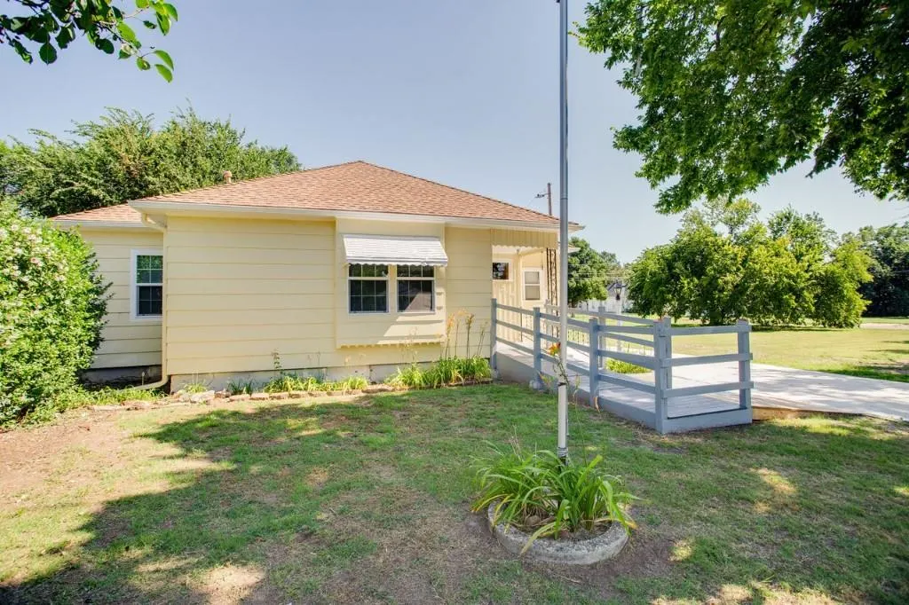 Photo 4 — 1214 W James Avenue, Enid, OK 73703