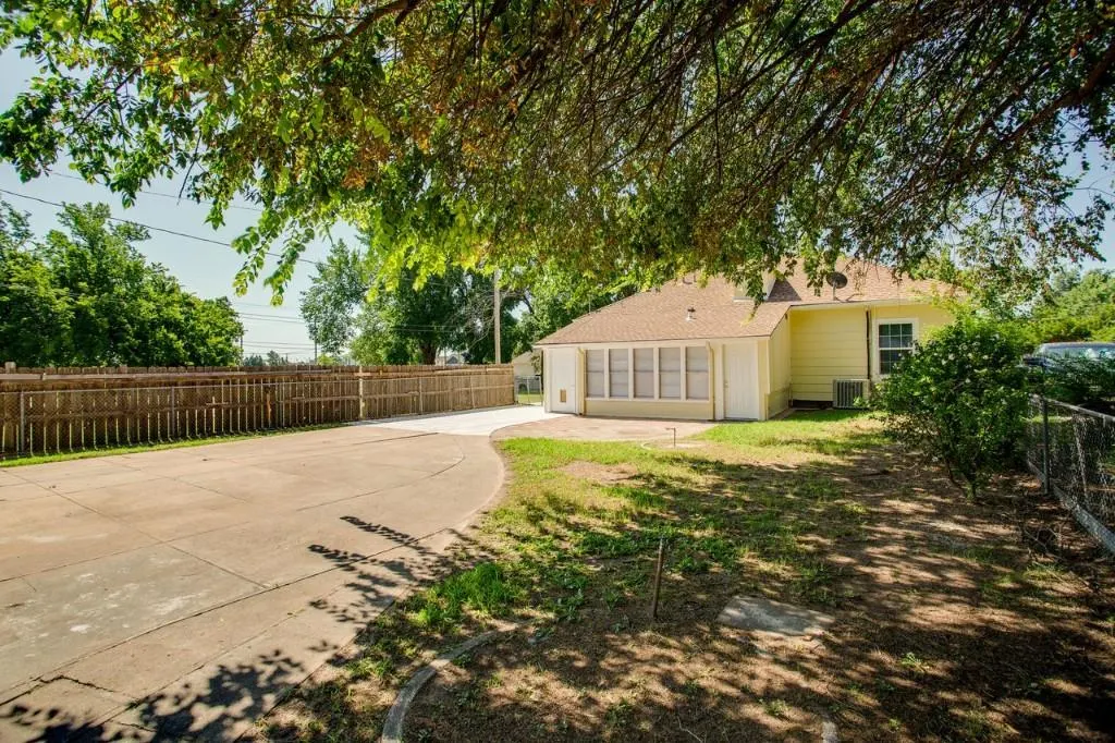 Photo 41 — 1214 W James Avenue, Enid, OK 73703