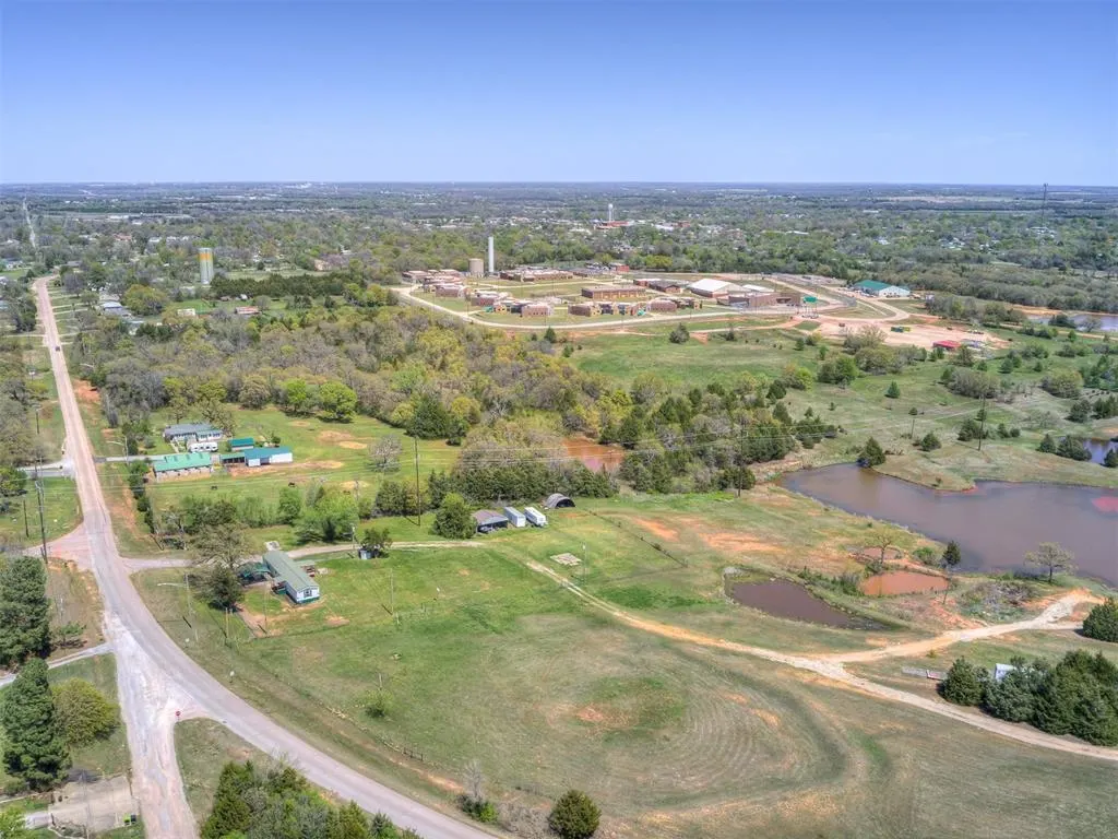 Photo 4 — 22063 Jean Amerson Drive, Tecumseh, OK 74873