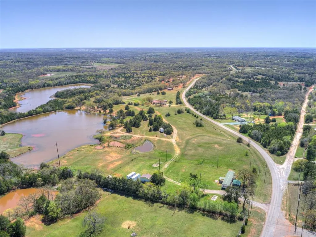 Photo 5 — 22063 Jean Amerson Drive, Tecumseh, OK 74873