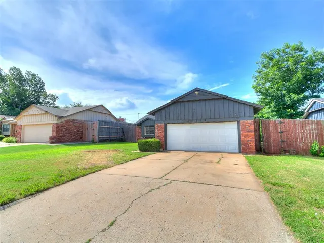 Photo 4 — 5712 NW 64th Street, Warr Acres, OK 73132