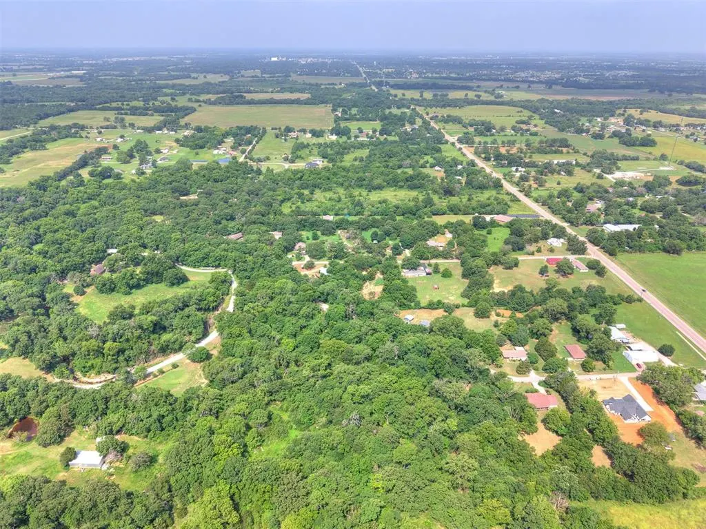 Photo 4 — 4 Hillcrest Drive, Shawnee, OK 74801