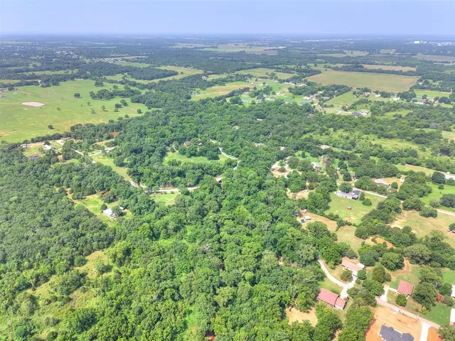 Photo 5 — 4 Hillcrest Drive, Shawnee, OK 74801