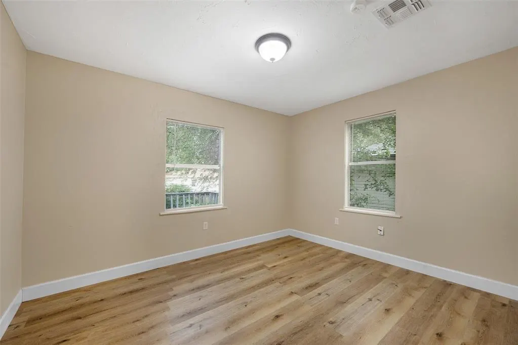 Photo 12 — 615 N H Street, Duncan, OK 73533