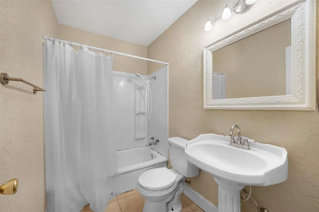 Photo 13 — 615 N H Street, Duncan, OK 73533