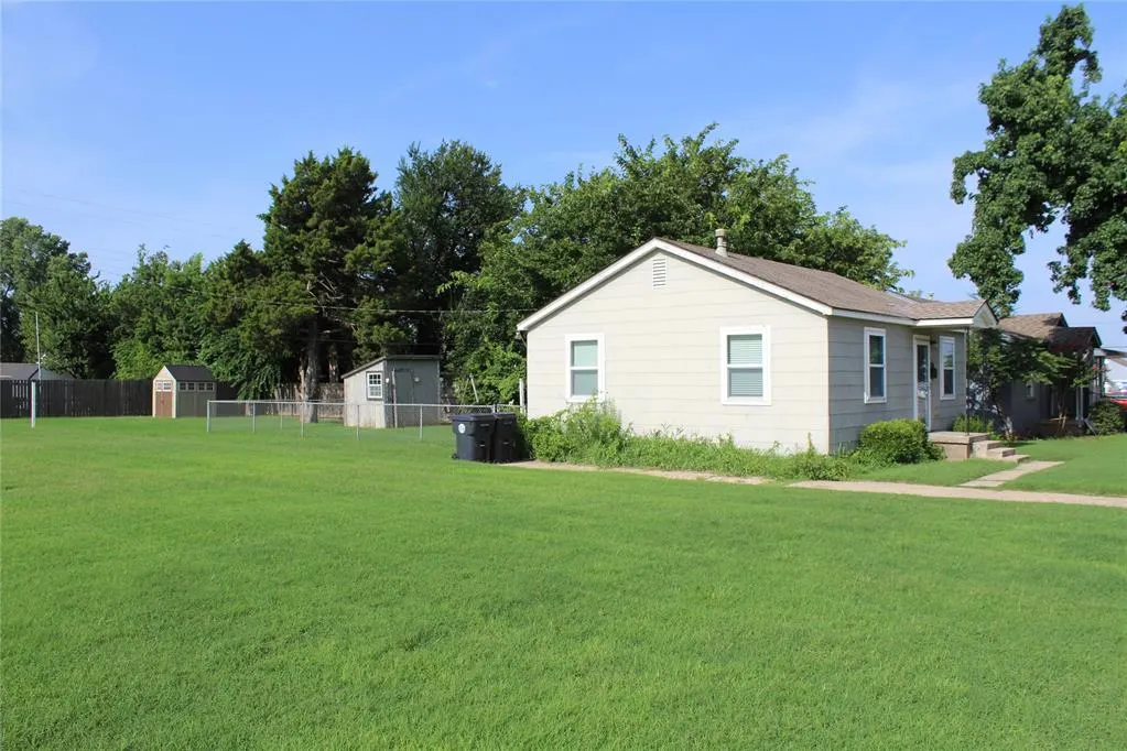 Photo 9 — 7002 NW 50th Street, Bethany, OK 73008