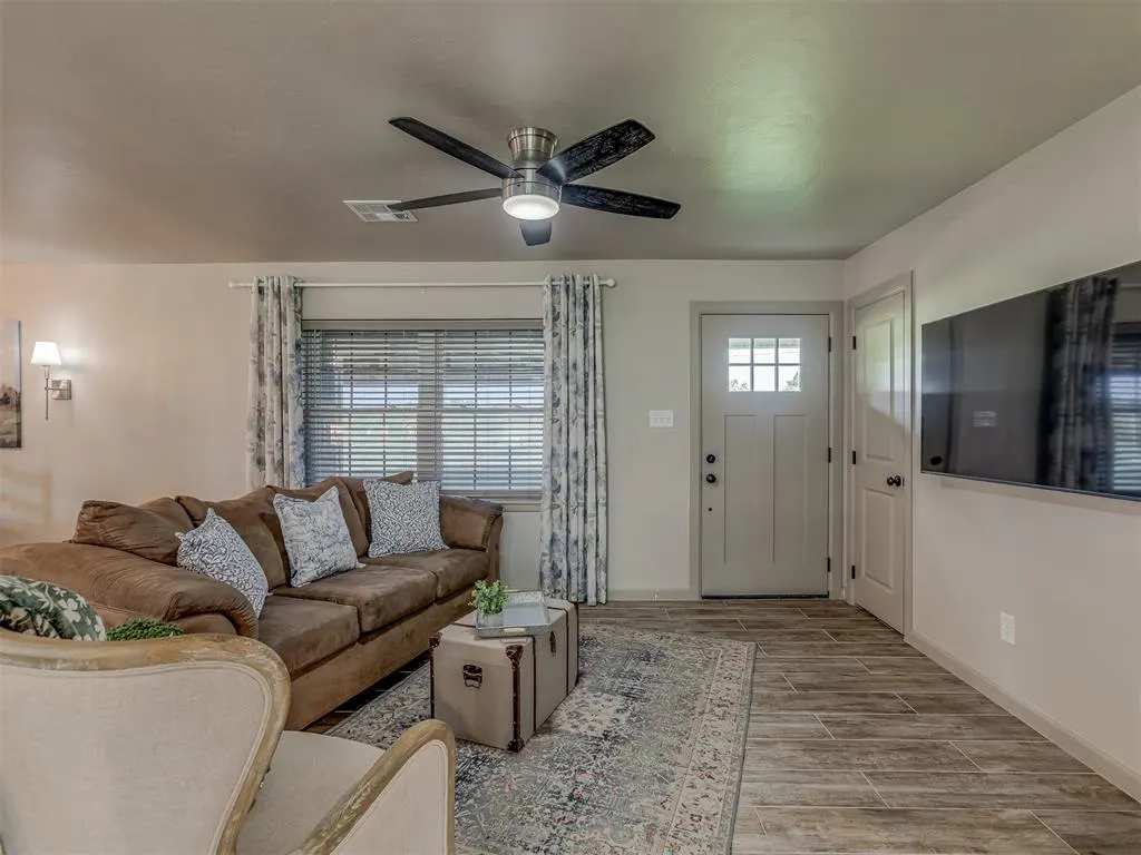 Photo 10 — 708 S Basket Street, Cyril, OK 73029