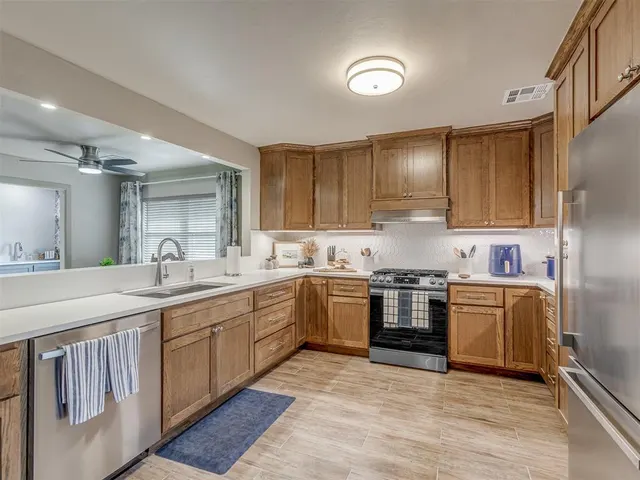 Photo 2 — 708 S Basket Street, Cyril, OK 73029
