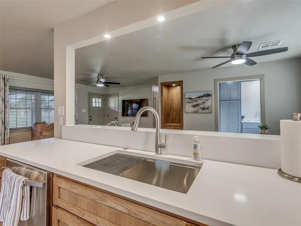 Photo 17 — 708 S Basket Street, Cyril, OK 73029