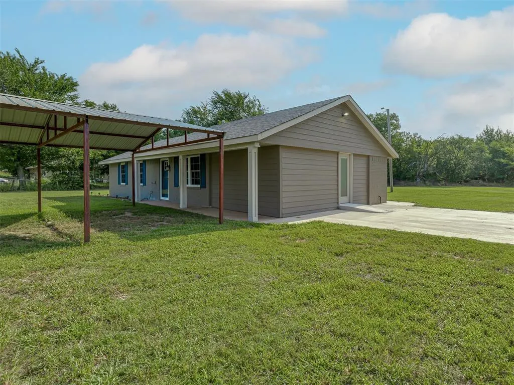 Photo 34 — 708 S Basket Street, Cyril, OK 73029